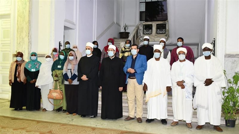 زيارة وفد أئمة وواعظات