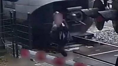حاول إنقاذ شقيقته فماتوا سويا، شاهد عيان يكشف تفاصيل دهس قطار العياط لـ