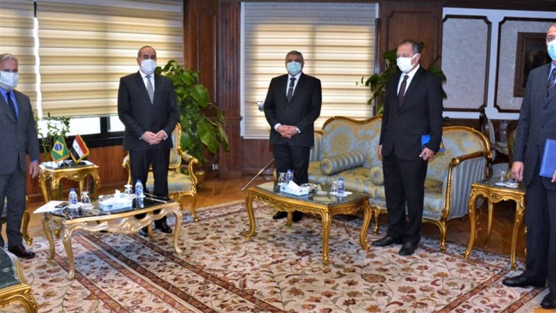 وزير الطيران خلال