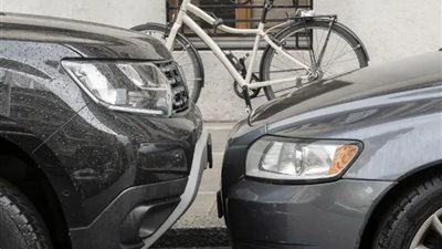 دراسة: سيارات الإس يو في ذات الواجهات الأمامية الكبيرة أكثر خطورة على راكبي الدراجات