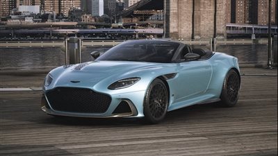 أستون مارتن تطلق سيارات DBS770 المزودة بمحرك V12 