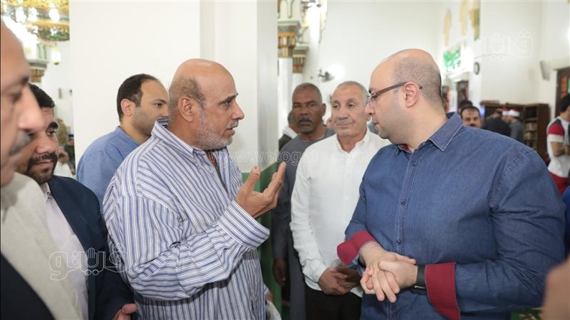محافظ بني سويف يستمع