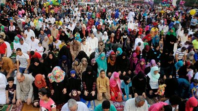 الأوقاف عن تزامن العيد مع الجمعة: يجوز الاكتفاء بحضور إحدى الجماعتين
