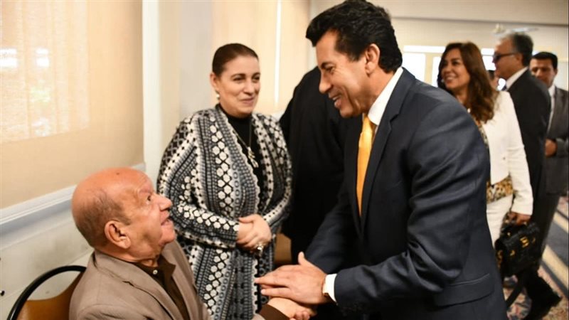 وزير الشباب والرياضة