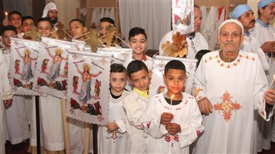 إيبارشية إسنا وأرمنت تحتفل بعيد القيامة في كنيسة العذراء مريم (صور) 