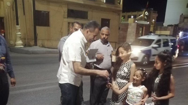 توزيع الهدايا، فيتو