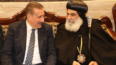 محافظ المنوفية ورئيس الجامعة يقدمان التهنئة للأنبا بنيامين بعيد القيامة المجيد