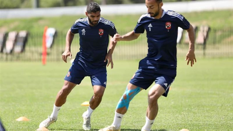 فريق الكرة بالأهلي،فيتو