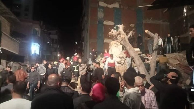 العقار المنهار بمنطقة