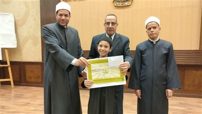 محافظ شمال سيناء يكرم حفظة القرآن الكريم خلال الاحتفال بليلة القدر