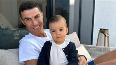 كريستيانو رونالدو يوجه رسالة لأصغر بناته بعد مرور عام على وفاة توأمها