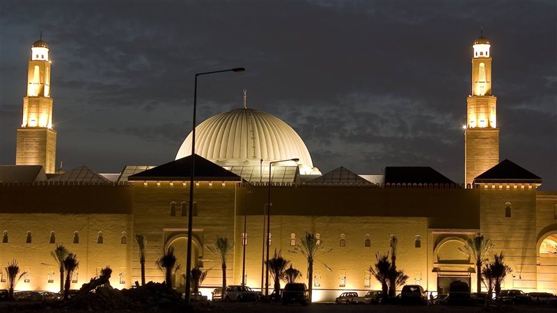 أذان المغرب بتوقيت