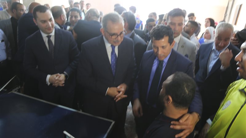 وزير الشباب والرياضة
