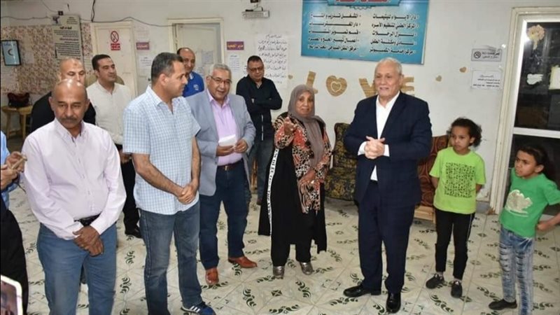 محافظ الأقصر خلال