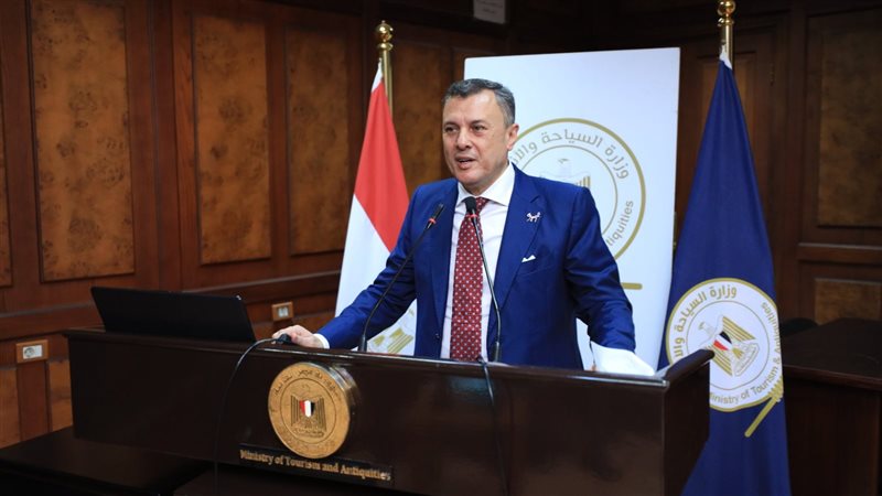 احمد عيسى وزير السياحة