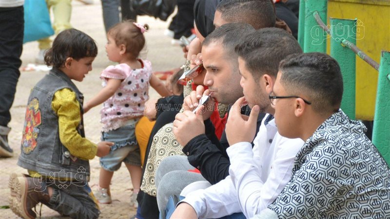 زوار حديقة الحيوان،