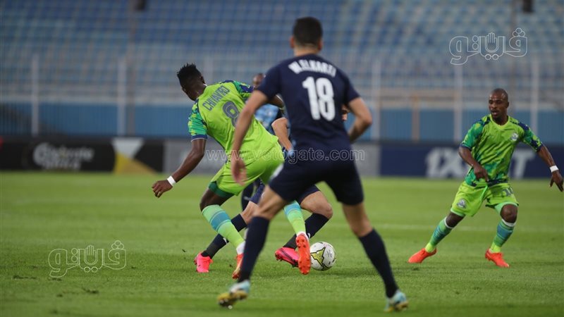 بيراميدز، فيتو