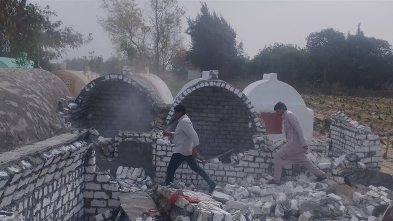 المقابر المخالفة