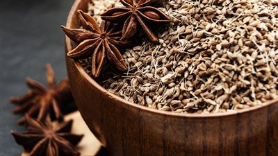 فوائد اليانسون مهدئ للأعصاب وأفضل علاج لمشاكل الجهاز الهضمي
