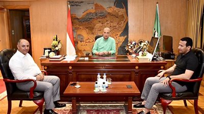محافظ الفيوم ورئيس التايكوندو يبحثان ترتيبات بطولة الجمهورية للباراتايكوندو