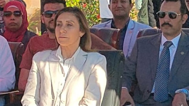 وزيرة الثقافة 