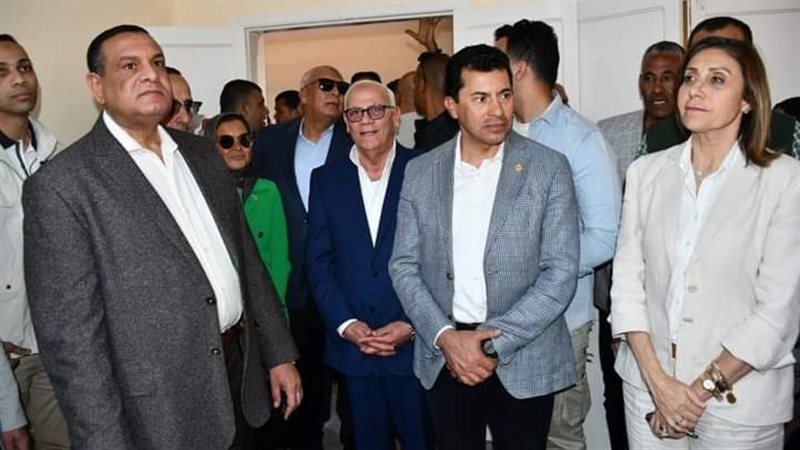 أشرف صبحي يشهد لقاء