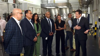 رئيس الوزراء يتفقد مصنع لوريال القاهرة المتخصص في إنتاج مستحضرات التجميل