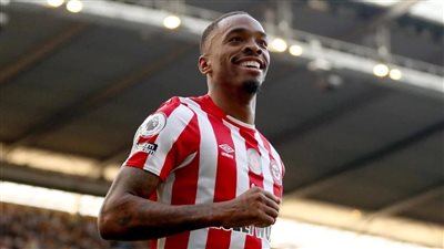 أهلي جدة ينافس مانشستر يونايتد على التعاقد مع إيفان توني 