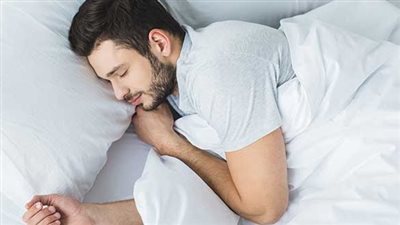 تفسير حلم ضحك الميت في المنام وعلاقته بالحصول على وظيفة مرموقة 