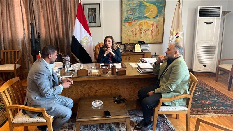 وزيرة الثقافة ورئيس