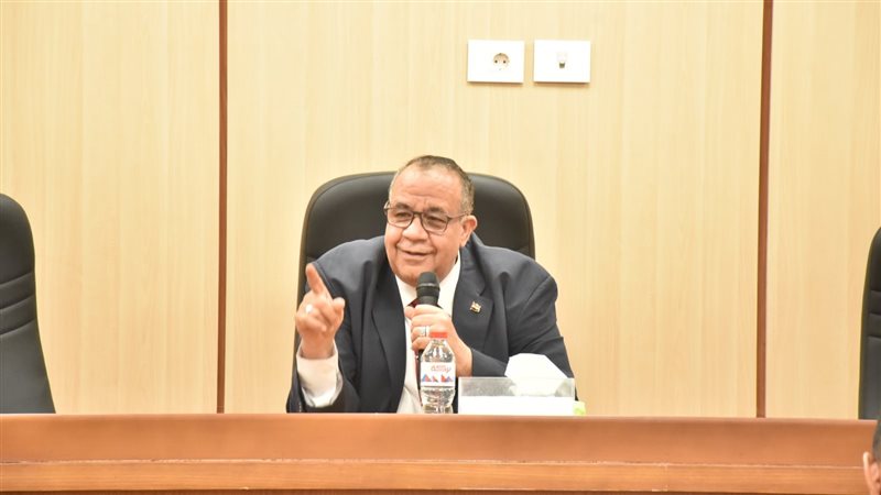 رئيس جامعة الأقصر،