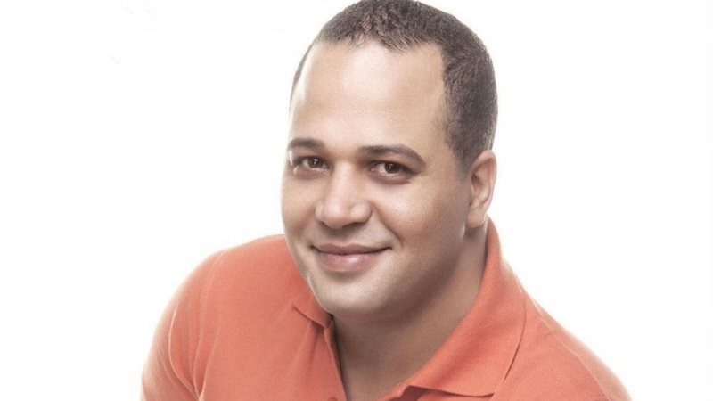 الفنان الراحل مصطفى