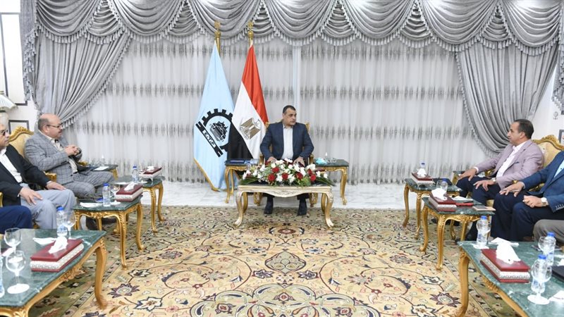 وزير الإنتاج الحربي