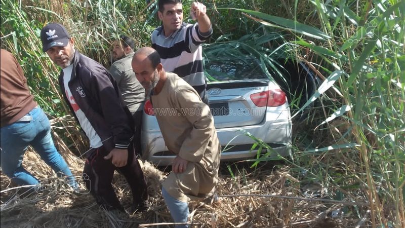 انقلاب سيارة في مصرف