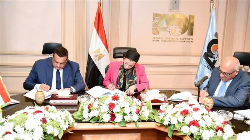 توقيع ملحق عقود مراحل