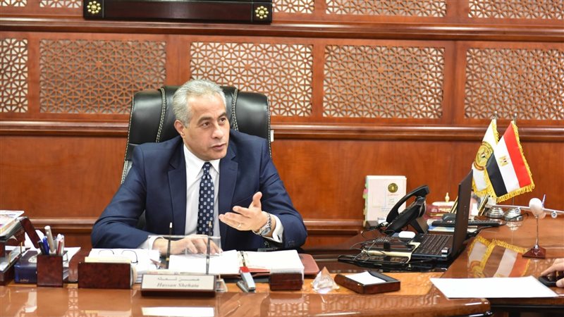 حسن شحاتة وزير القوى