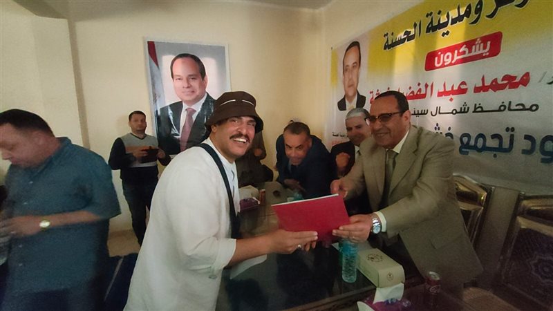 تسليم عقود 