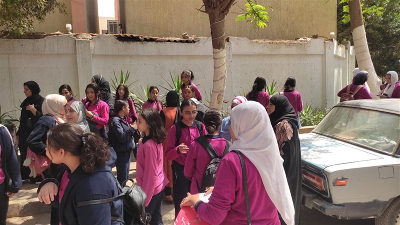 انهيار طالبة بالصف