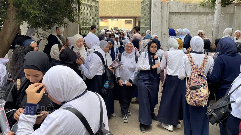 طالبات الصف الثاني