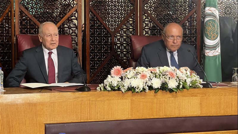 مؤتمر صحفى للسفير