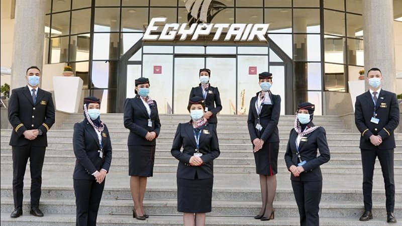 مطالب بتغيير زي مضيفات