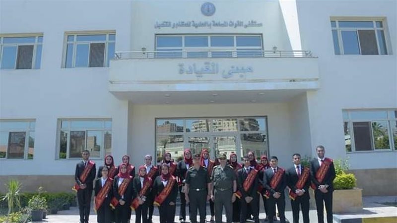 طلاب جامعة عين شمس