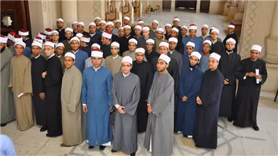 الأوقاف توزع 3 آلاف زي أزهري جديد على الأئمة 