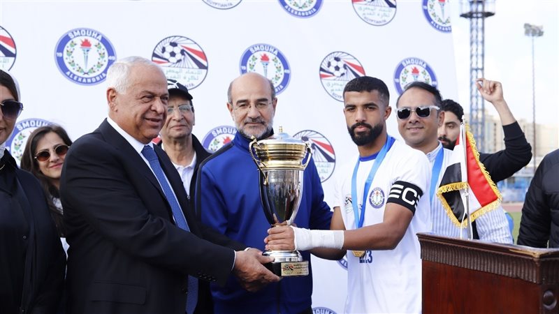 عامر حسين يشهد تتويج