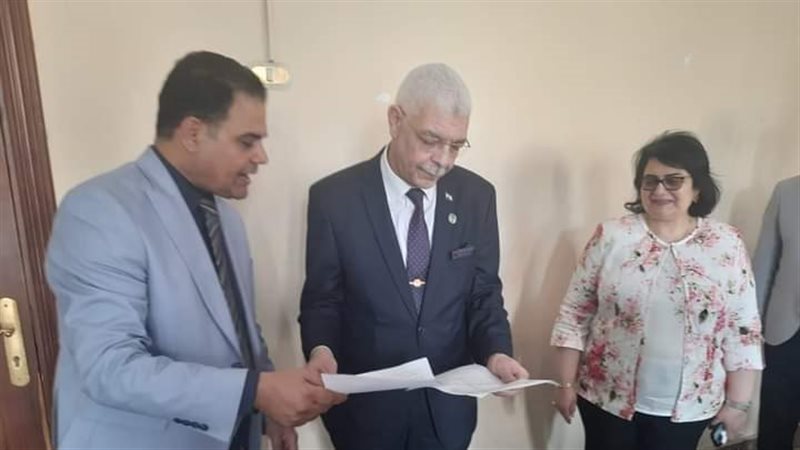 الدكتور أحمد القاصد