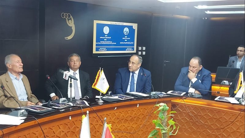 خالد عبد العزيز وحسن