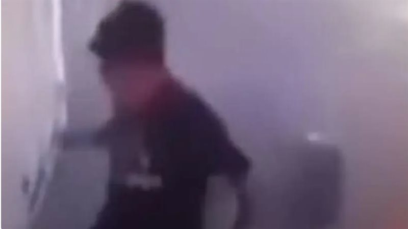 لحظة نجاة طفل فلسطيني