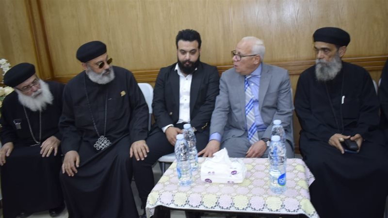 محافظ بورسعيد يقدم