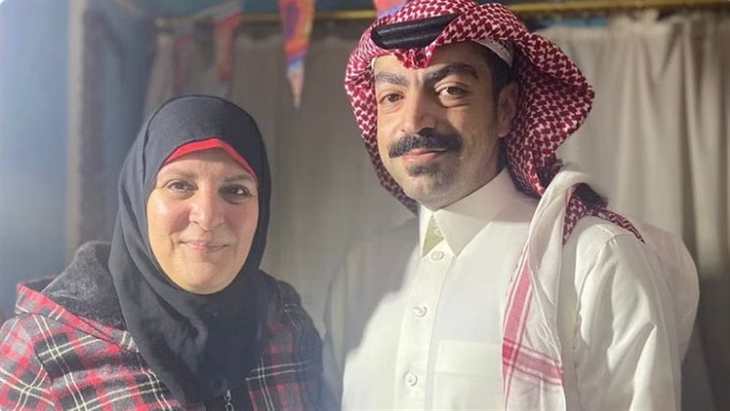 شاب سعودي وأمه المصرية،