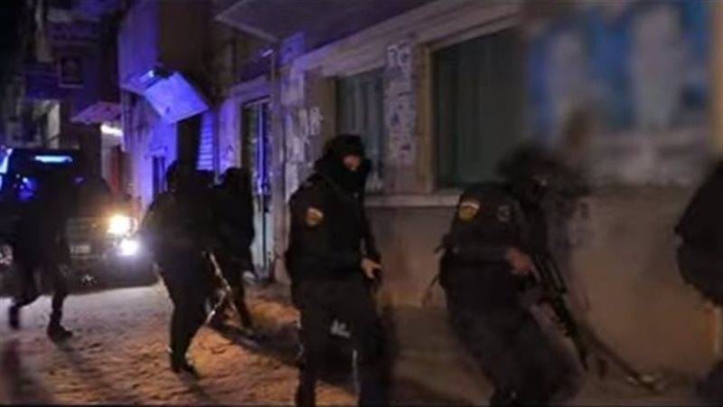 مداهمة أمنية، فيتو